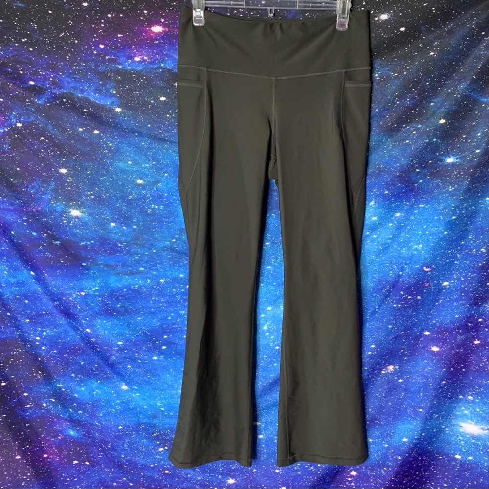 Old Navy- Gray Stretchy Pants size XLarge Short
